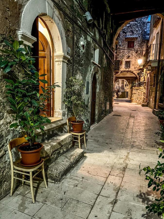 شقة I Due Gradoni Stone House Pacentro المظهر الخارجي الصورة
